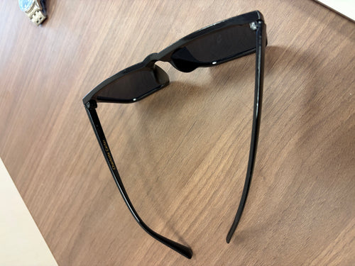 The Carter sunglasses inner temple with gold print